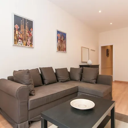 Bバルセロナ コルセガ フラッツ アパート バルセロナ