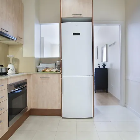 Bバルセロナ コルセガ フラッツ バルセロナ